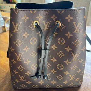 SOLD‼️ LOUIS VUITTON Authentic M44020 NéoNoé MM
